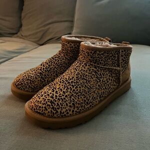 UGG ULTRA MINI IN CHEETAH RARE